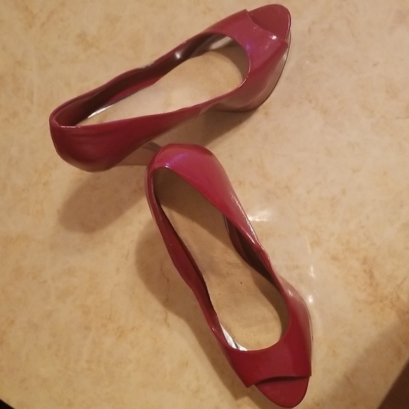 Shoes - Picture 4 of 5